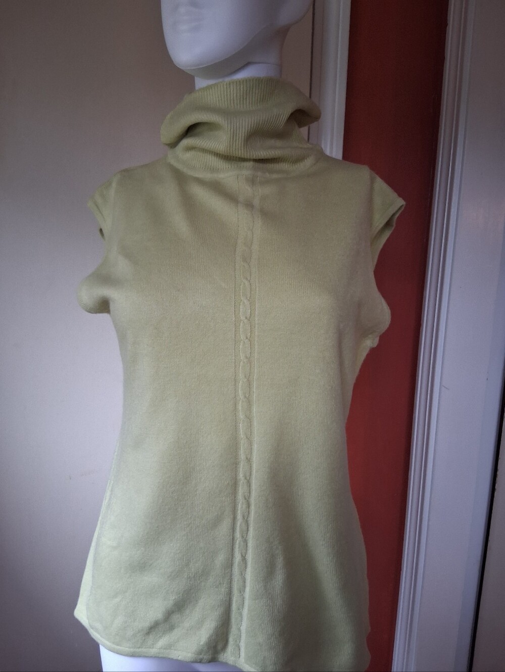 Sleeveless Turtleneck Sweater - Light Green